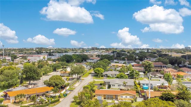 6895 SW 16th St, Miami, FL 33155