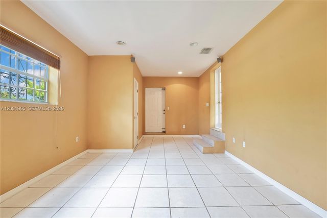 6895 SW 16th St, Miami, FL 33155