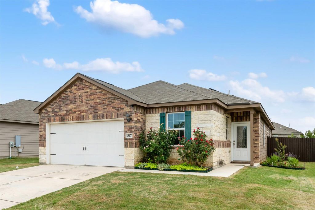 817 Liberty Meadows DR, Liberty Hill, TX 78642