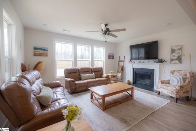 357 Fenwick Drive, Woodruff, SC 29388