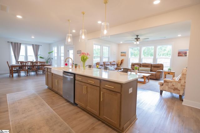 357 Fenwick Drive, Woodruff, SC 29388