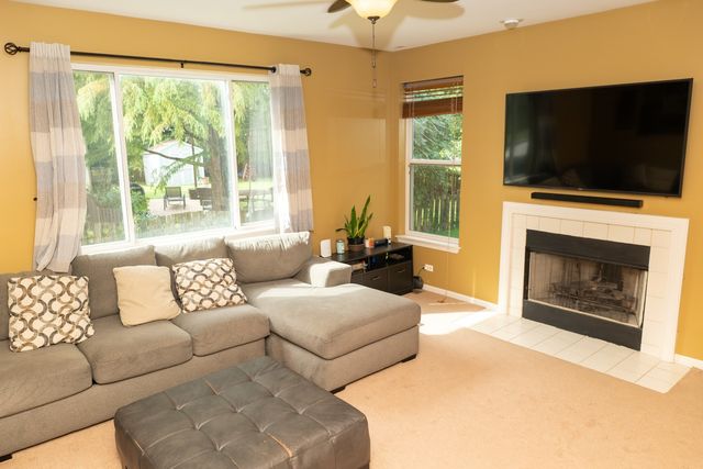 3042 Shetland Lane, Montgomery, IL 60538