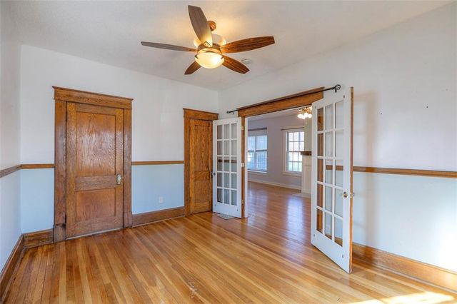 829 W 40 Street, Kansas City, MO 64111