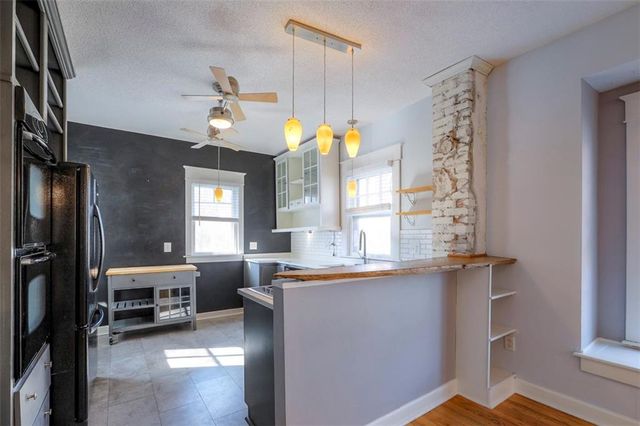 829 W 40 Street, Kansas City, MO 64111