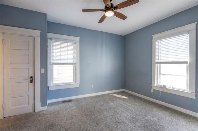 829 W 40 Street, Kansas City, MO 64111