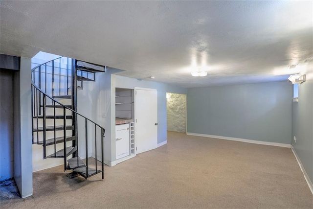 829 W 40 Street, Kansas City, MO 64111