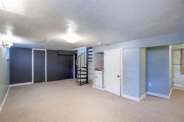 829 W 40 Street, Kansas City, MO 64111