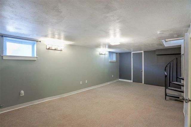 829 W 40 Street, Kansas City, MO 64111