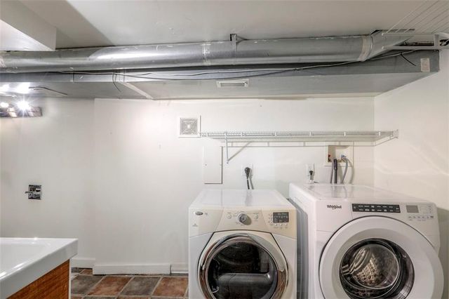 829 W 40 Street, Kansas City, MO 64111