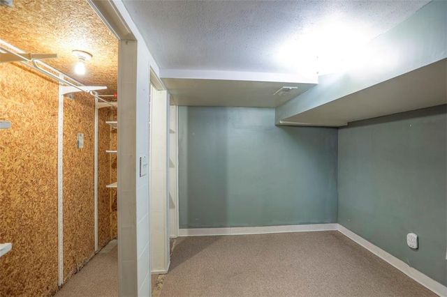 829 W 40 Street, Kansas City, MO 64111