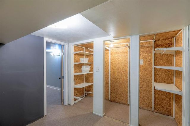 829 W 40 Street, Kansas City, MO 64111