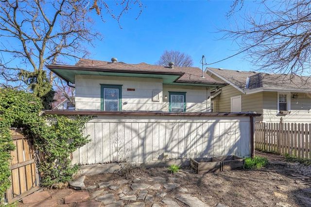 829 W 40 Street, Kansas City, MO 64111