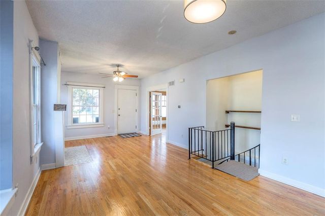 829 W 40 Street, Kansas City, MO 64111