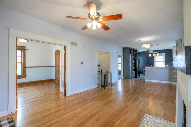 829 W 40 Street, Kansas City, MO 64111