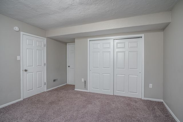 4430 CANTERBURY Lane, Davenport, IA 52806