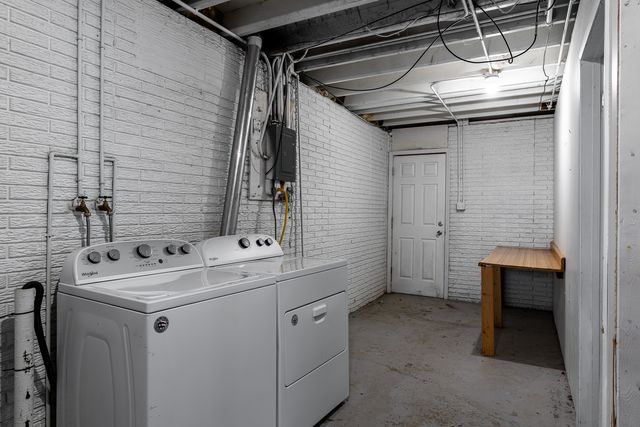 4430 CANTERBURY Lane, Davenport, IA 52806