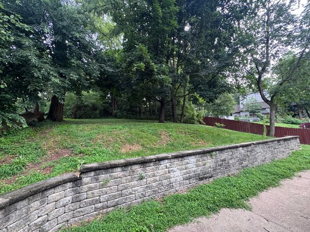 4430 CANTERBURY Lane, Davenport, IA 52806