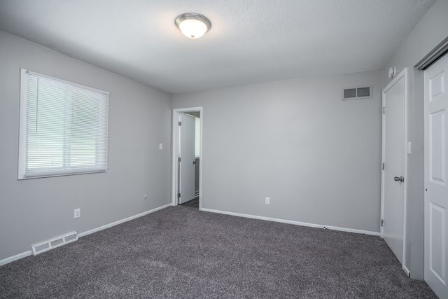 4430 CANTERBURY Lane, Davenport, IA 52806