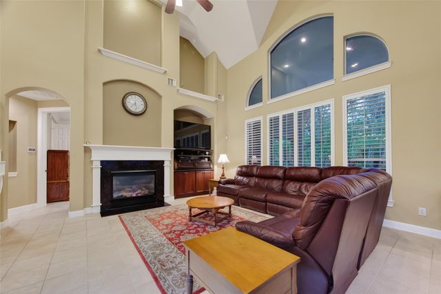 14327 Norhill Pointe Drive, Houston, TX 77044