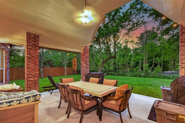 14327 Norhill Pointe Drive, Houston, TX 77044