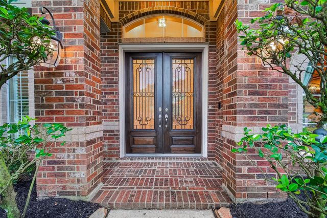 14327 Norhill Pointe Drive, Houston, TX 77044