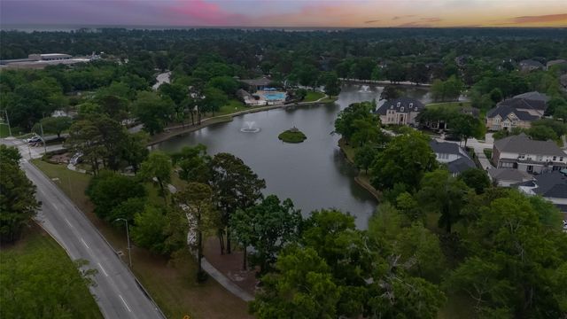 14327 Norhill Pointe Drive, Houston, TX 77044