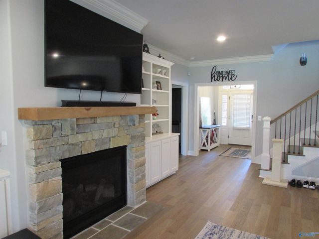 108 Somer Oaks Drive, Huntsville, AL 35811