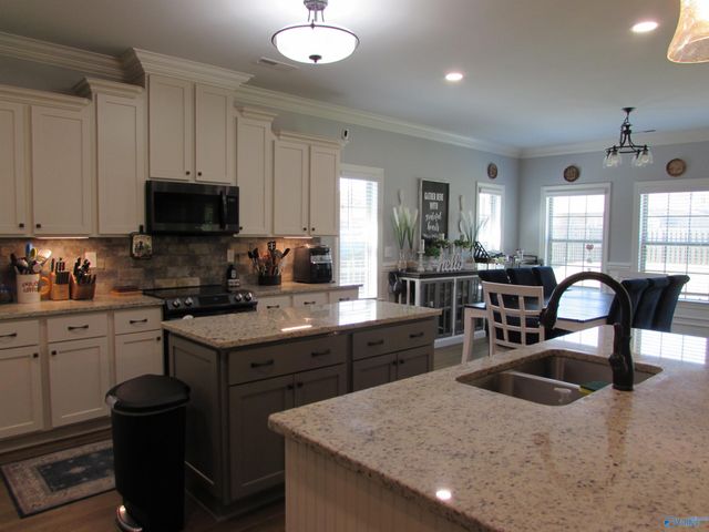 108 Somer Oaks Drive, Huntsville, AL 35811