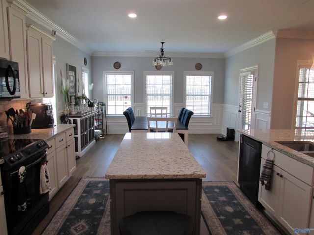 108 Somer Oaks Drive, Huntsville, AL 35811