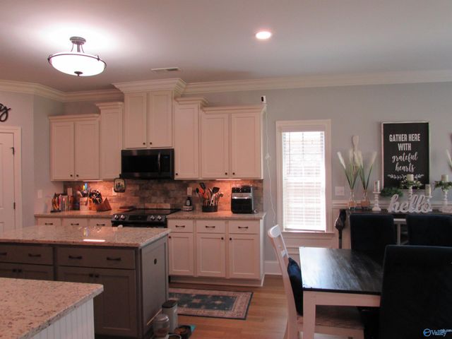 108 Somer Oaks Drive, Huntsville, AL 35811