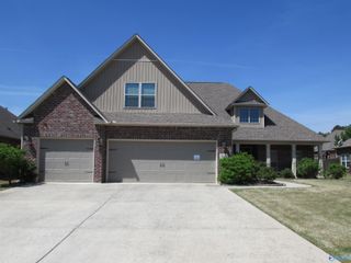 108 Somer Oaks Drive, Huntsville, AL 35811