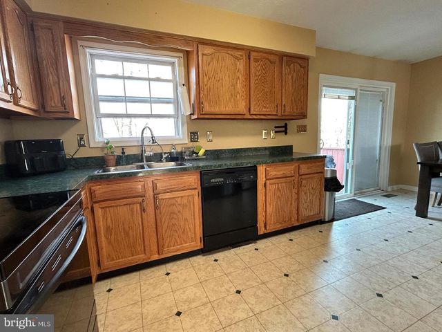 60 WENDOVER DR, Bunker Hill, WV 25413