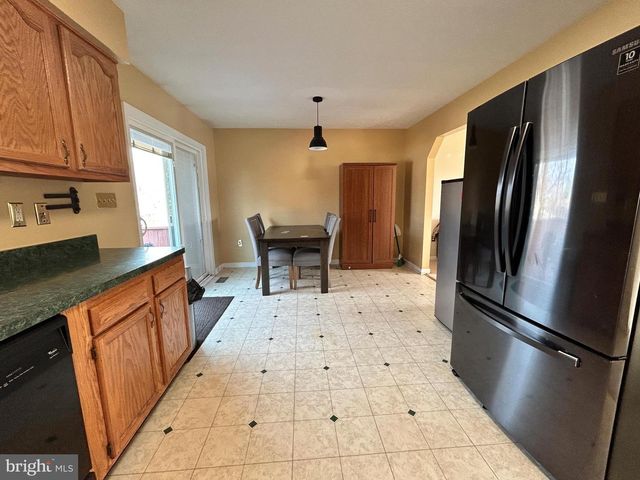 60 WENDOVER DR, Bunker Hill, WV 25413