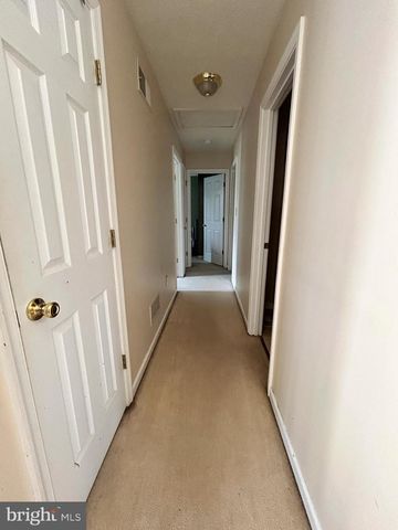 60 WENDOVER DR, Bunker Hill, WV 25413