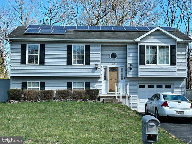 60 WENDOVER DR, Bunker Hill, WV 25413