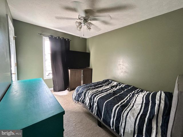 60 WENDOVER DR, Bunker Hill, WV 25413