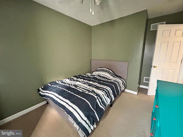 60 WENDOVER DR, Bunker Hill, WV 25413