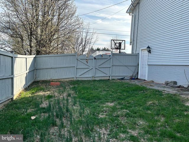 60 WENDOVER DR, Bunker Hill, WV 25413