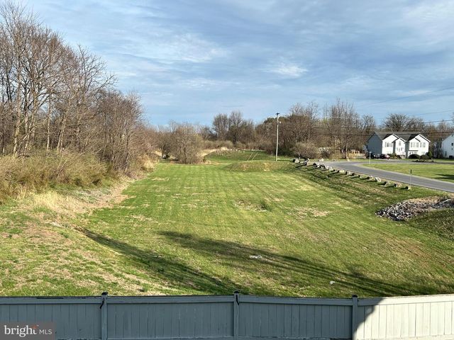 60 WENDOVER DR, Bunker Hill, WV 25413