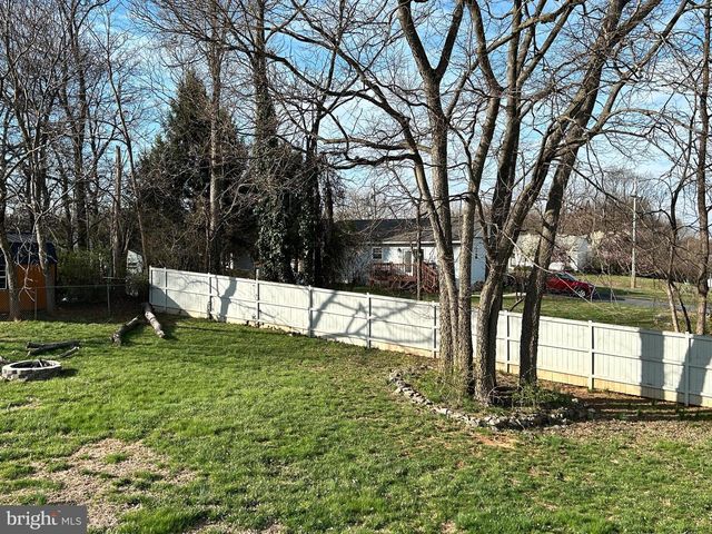 60 WENDOVER DR, Bunker Hill, WV 25413