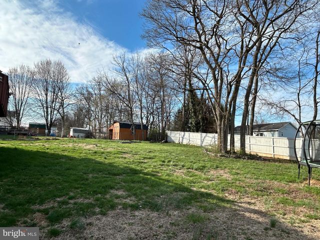 60 WENDOVER DR, Bunker Hill, WV 25413