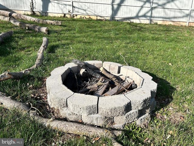 60 WENDOVER DR, Bunker Hill, WV 25413