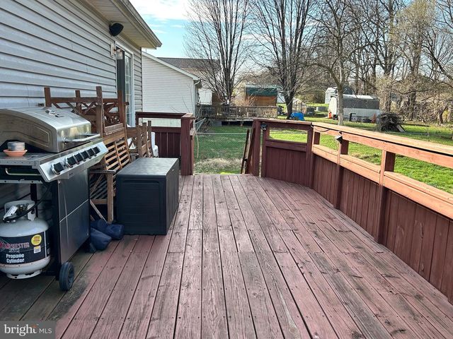 60 WENDOVER DR, Bunker Hill, WV 25413