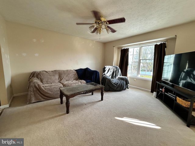 60 WENDOVER DR, Bunker Hill, WV 25413