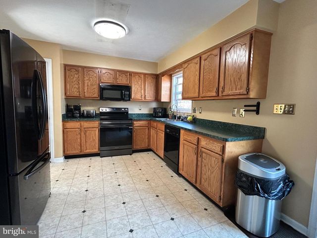 60 WENDOVER DR, Bunker Hill, WV 25413