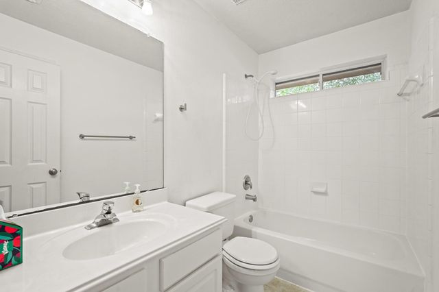 27 E Russet Grove Circle Circle, Conroe, TX 77384