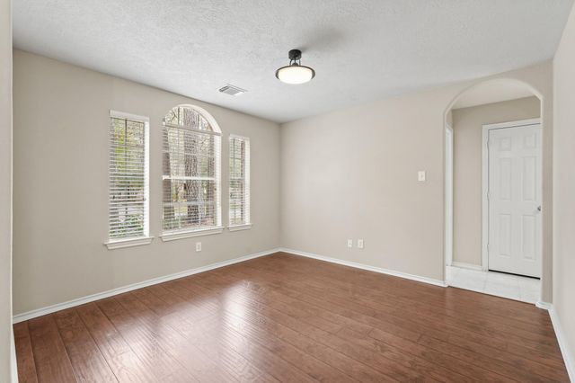 27 E Russet Grove Circle Circle, Conroe, TX 77384