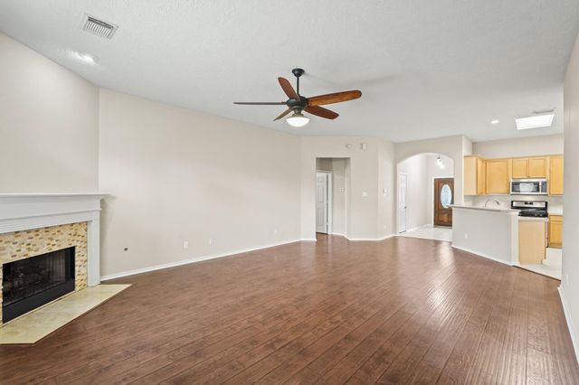 27 E Russet Grove Circle Circle, Conroe, TX 77384