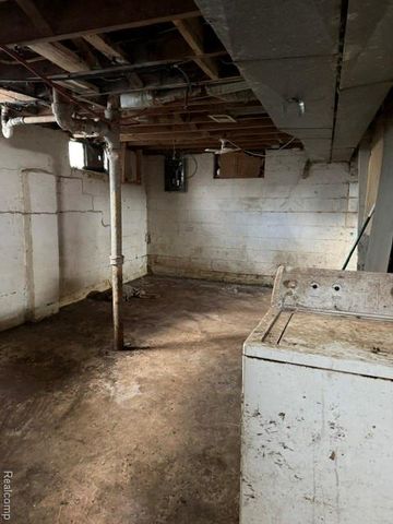 8060 Asbury Park, Detroit, MI 48228
