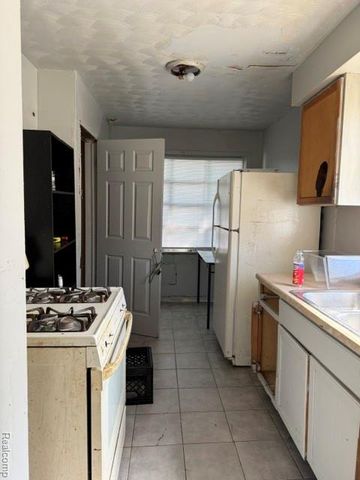 8060 Asbury Park, Detroit, MI 48228